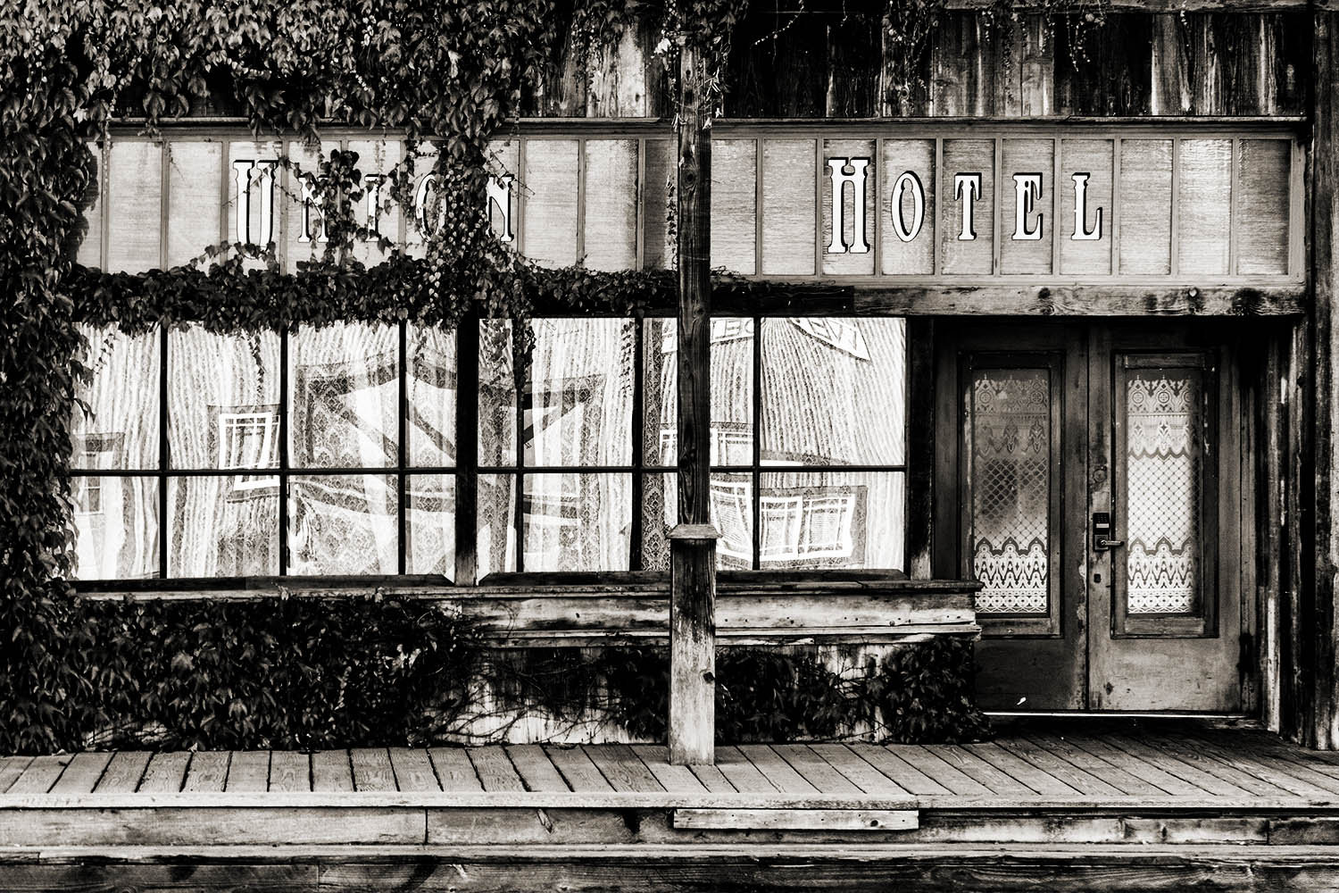 Mark Wegner, Painter/Photographer - www.markwegner.com